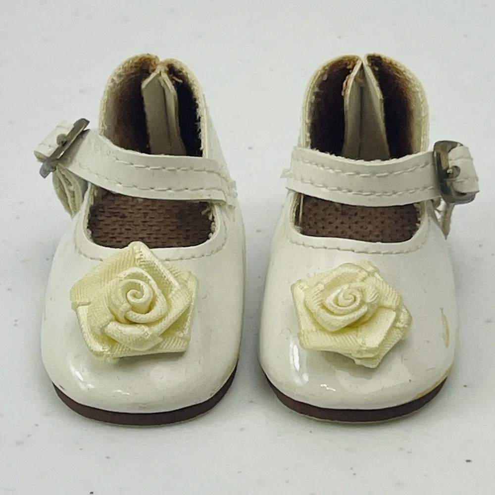 Vintage Pair Doll White Patent Leather Ivory Dress Shoes With Ribbon Flower 2
